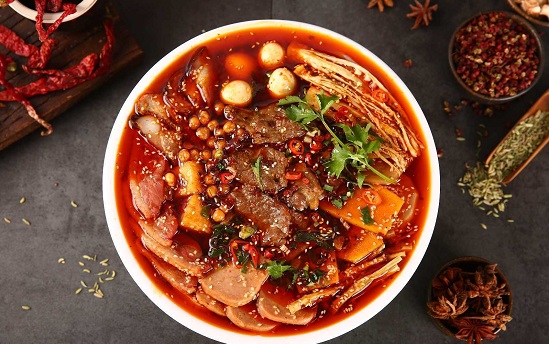 冒菜加盟良心服務(wù)，引領(lǐng)特色小吃新風(fēng)潮
