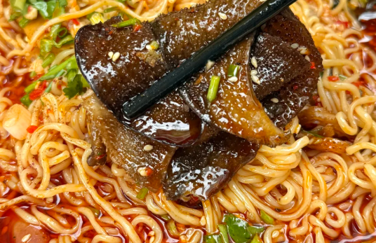 想學(xué)做冒菜開(kāi)店靠譜嗎？帽牌貨這樣學(xué)準(zhǔn)沒(méi)錯(cuò)